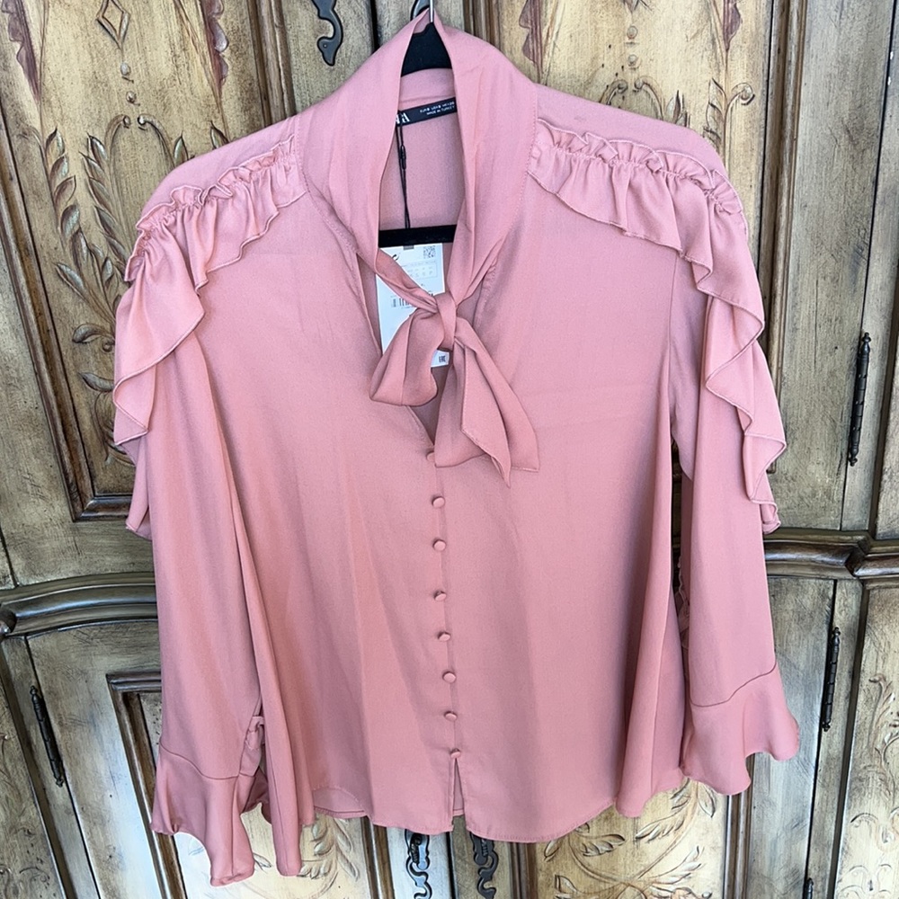 Zara Ruffled Flowy Blouse - Picture 3 of 11
